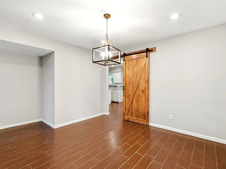 6307 Jadecrest Dr — Photo 16