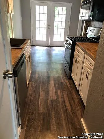 527 Valley Park Dr — Photo 8