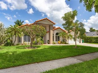 583 Roma Ct, Naples, FL 34110
