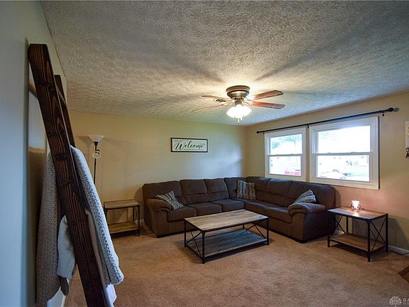 4th image of 313 Blaine Ave