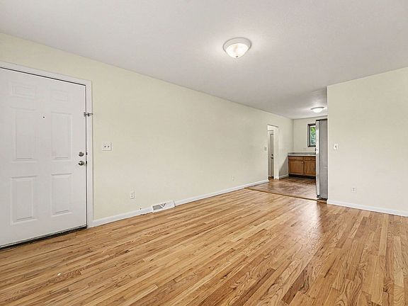3rd image of 76 Newland Ct