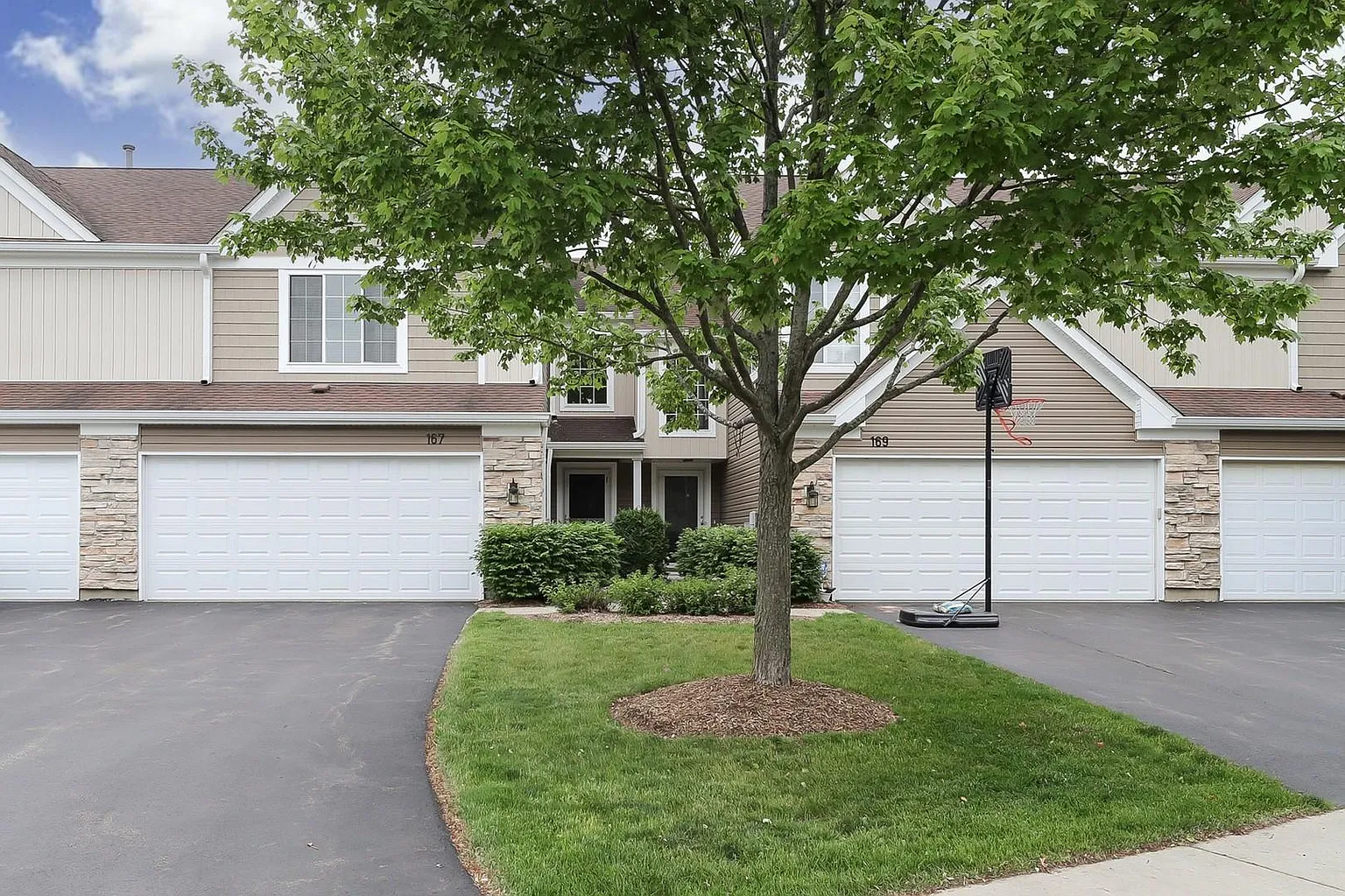 167 Locksley Dr photo 1