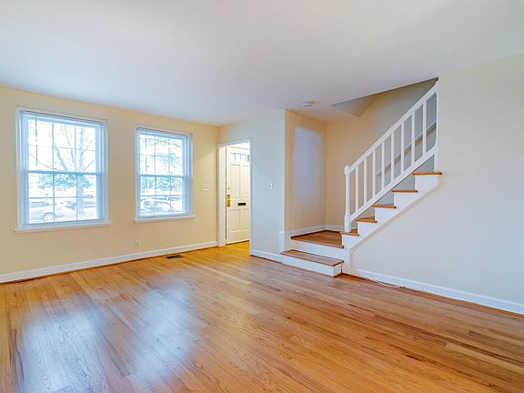 3rd image of 3449 S Stafford St #B