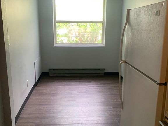 4th image of 2039 Emerson Ave APT 2