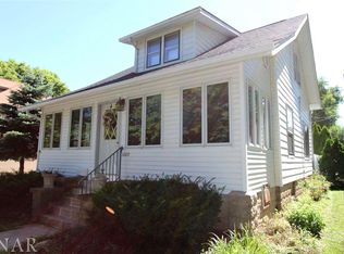 1609 N Roosevelt Ave, Bloomington, IL 61701