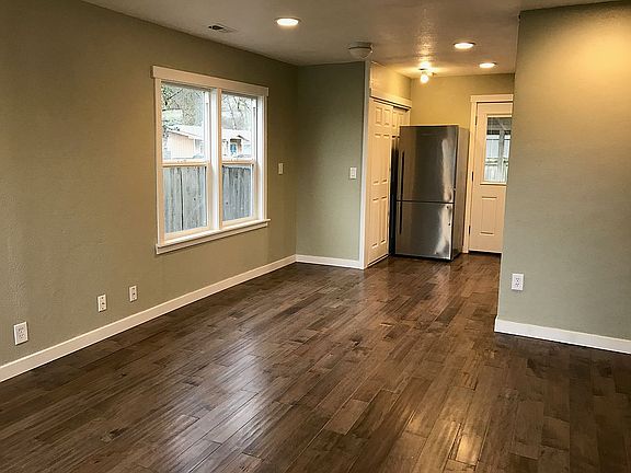 5th image of 5819 127th Avenue Ct E