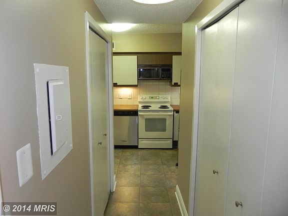 5th image of 1300 Crystal Dr APT 707S