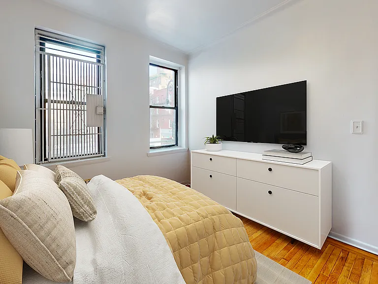 78 W 11th St #4 — Photo 2