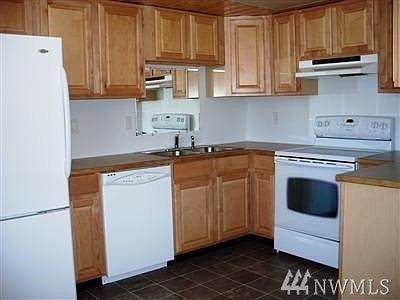 2nd image of 4001 S 36th St #4003