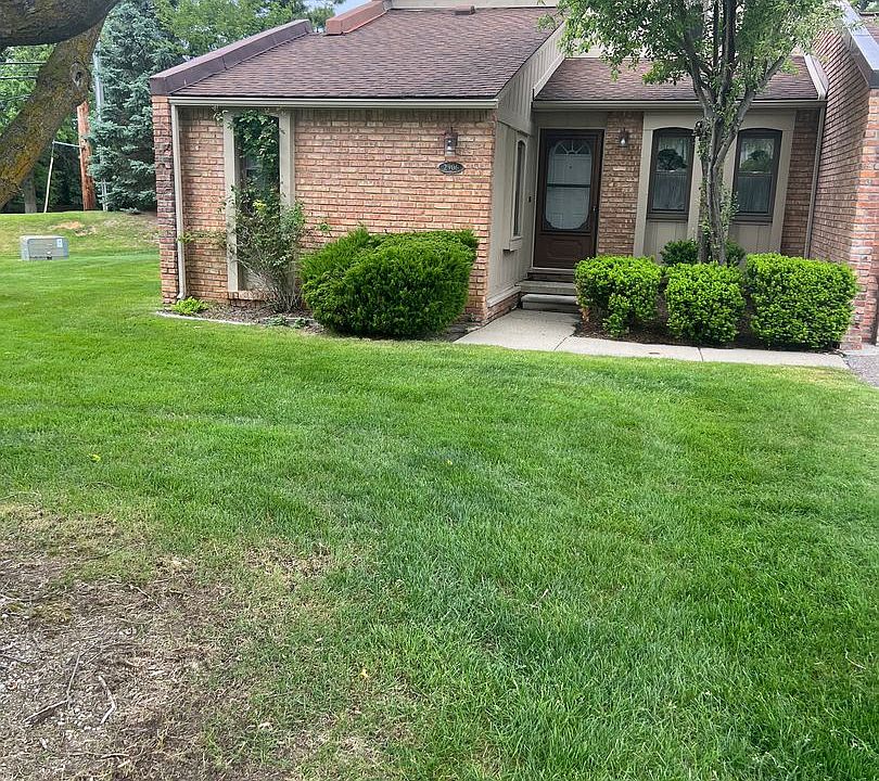 2nd image of 2906 Moon Lake Dr