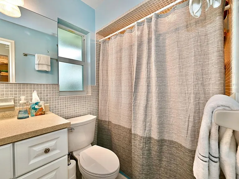129 Alhambra Pl — Photo 22