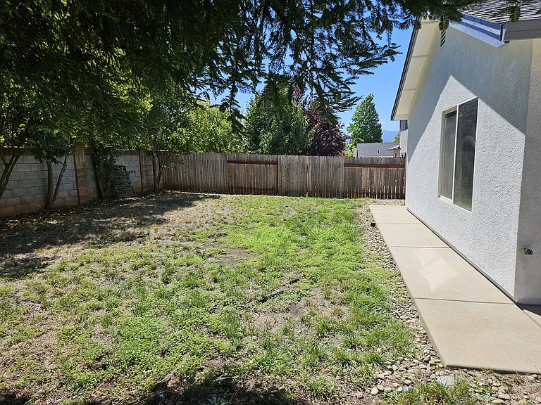1033 Monterra Ln — Photo 15
