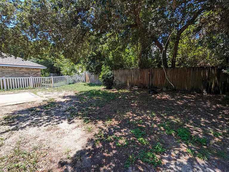 1020 Freeport Ct — Photo 20