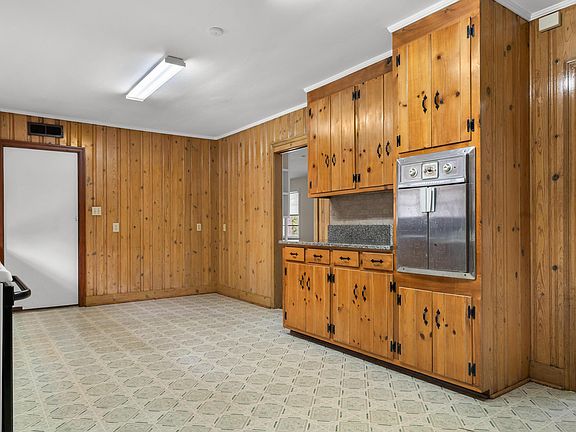 5th image of 2279 Chestnut St