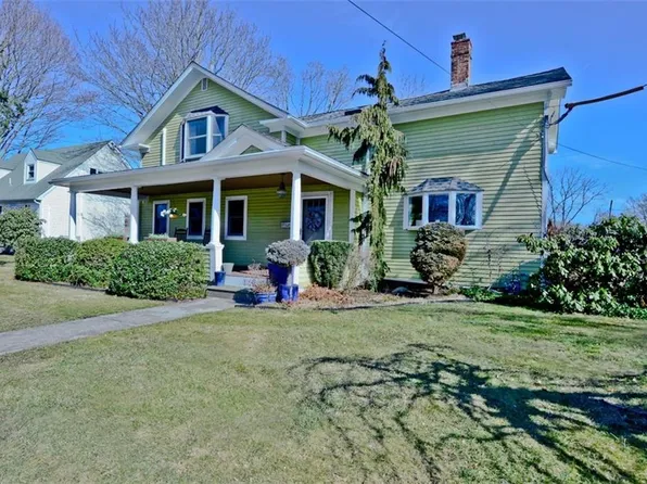 119 Columbia St, South Kingstown, RI 02879