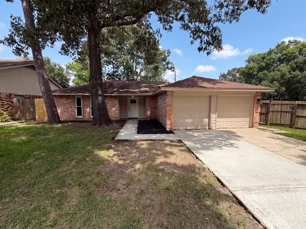 17110 Golf Club Dr, Crosby, TX 77532