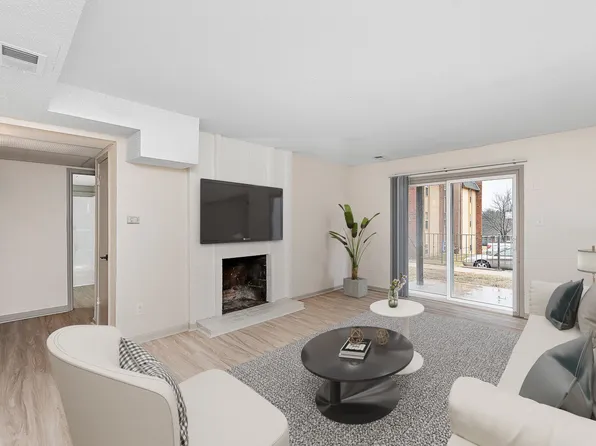 Oval Spring Apartments