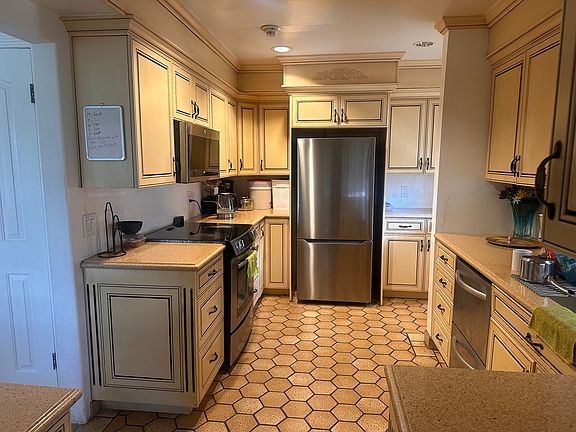 2nd image of 210 Fleming Ave