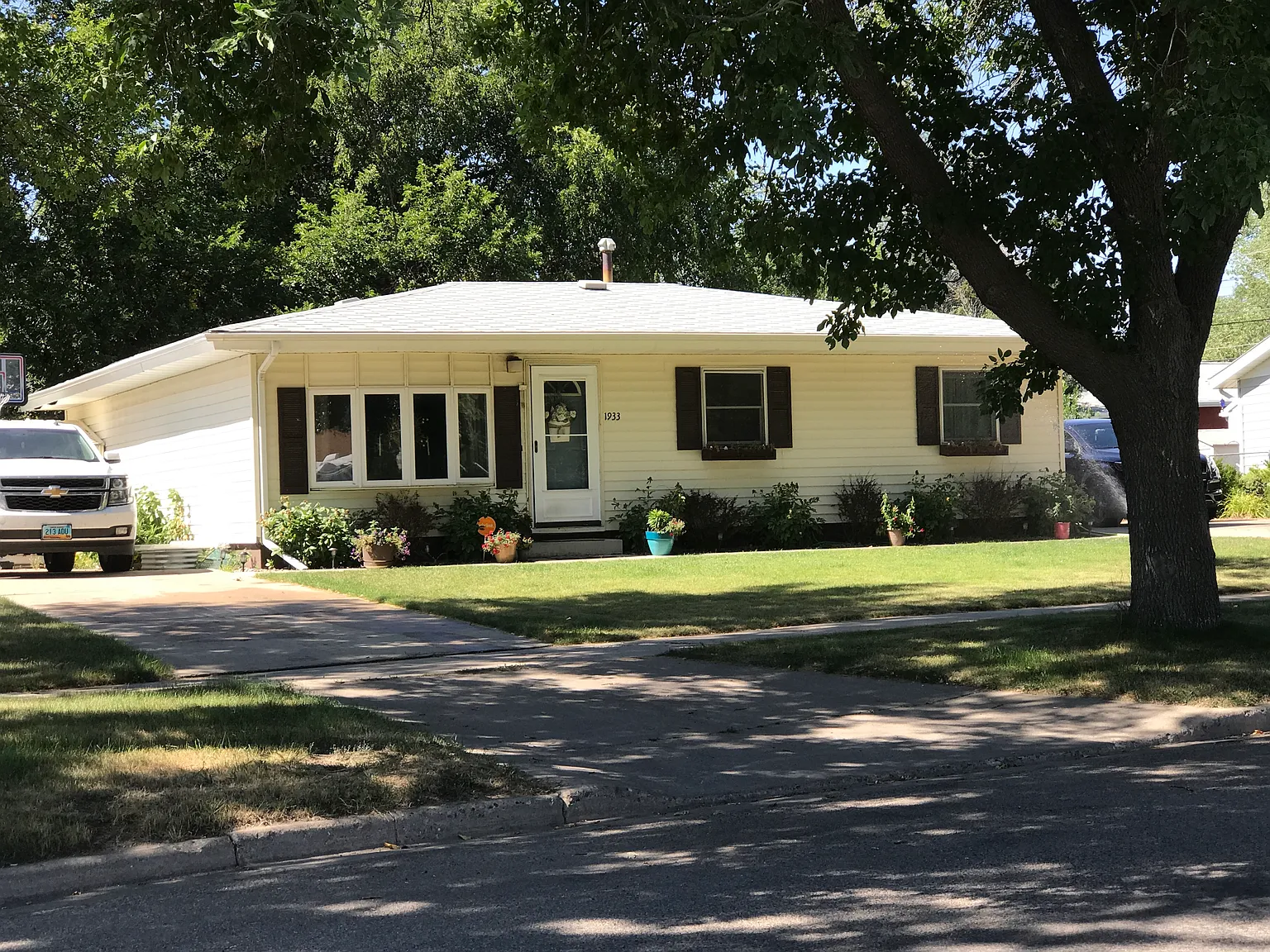 5 bed, 2174 sqft, $2,500 — Photo 1
