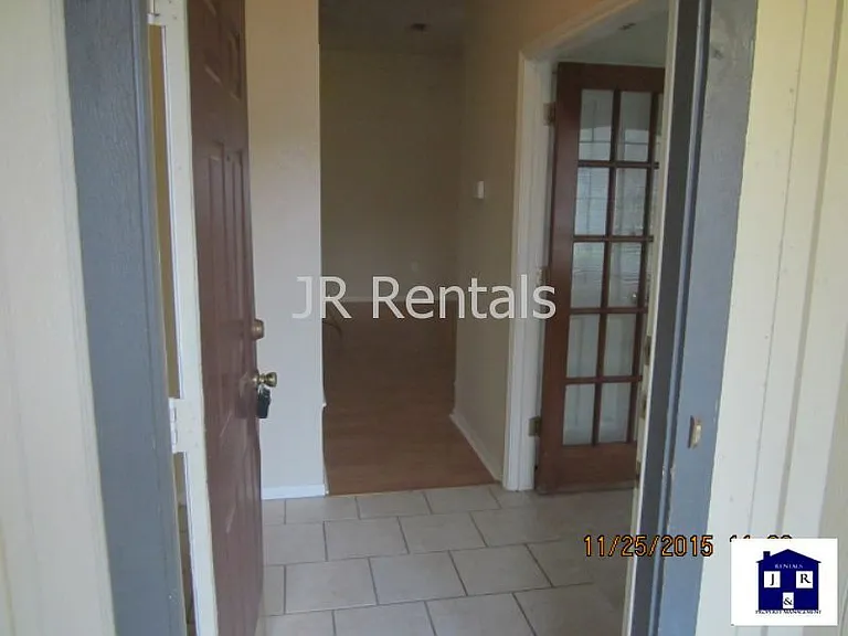 1506 Creek St — Photo 11