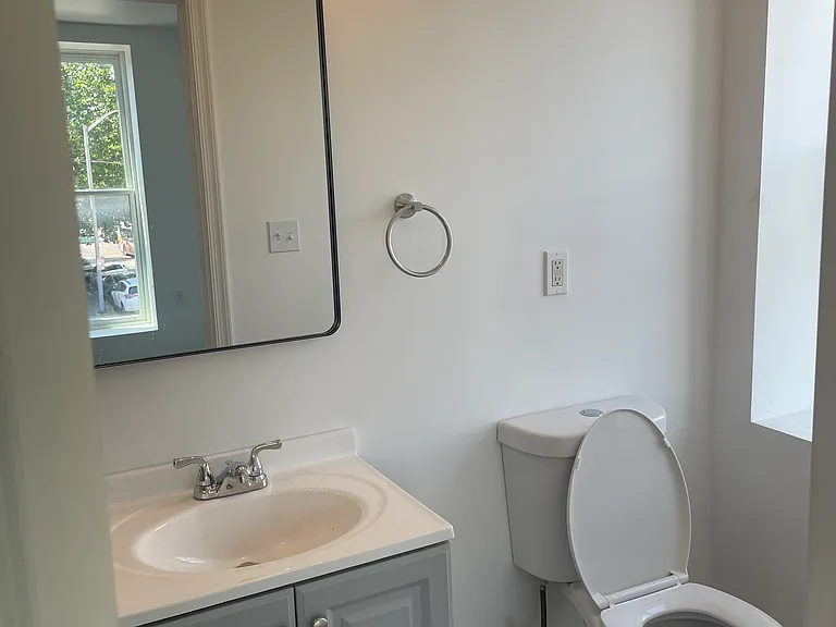 1600 W Baltimore St #1 — Photo 14
