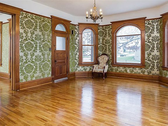 5th image of 501 S 1st St