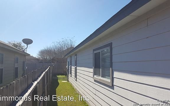 4th image of 6332 Lakeview Dr