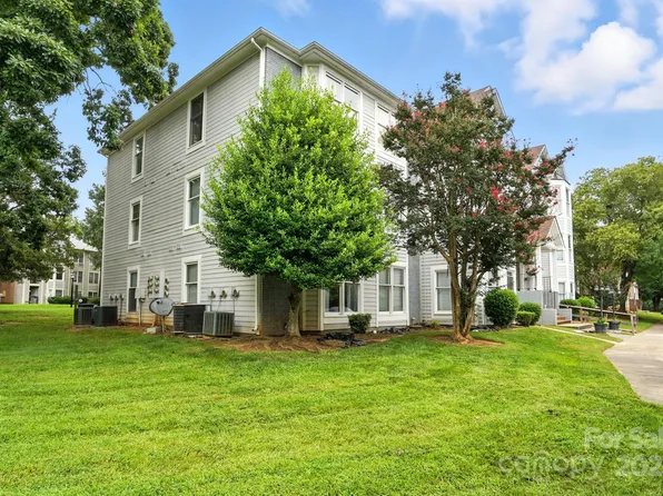 7360 Rose Terrace Ct, Charlotte, NC 28215