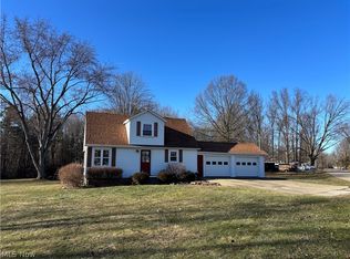 837 Walls Lake Dr NE, Vienna, OH 44473