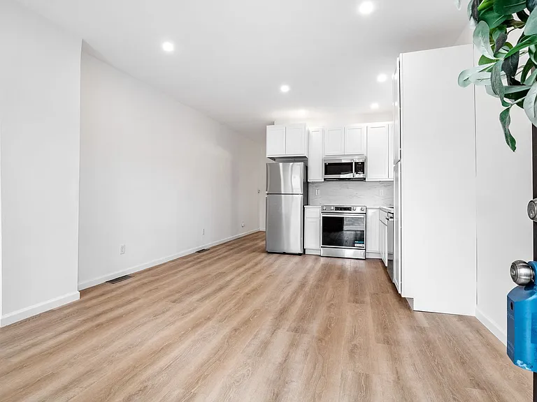 4337 Fyler Ave — Photo 7