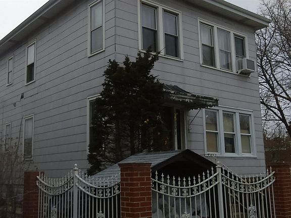 3rd image of 5500 W Wrightwood Ave