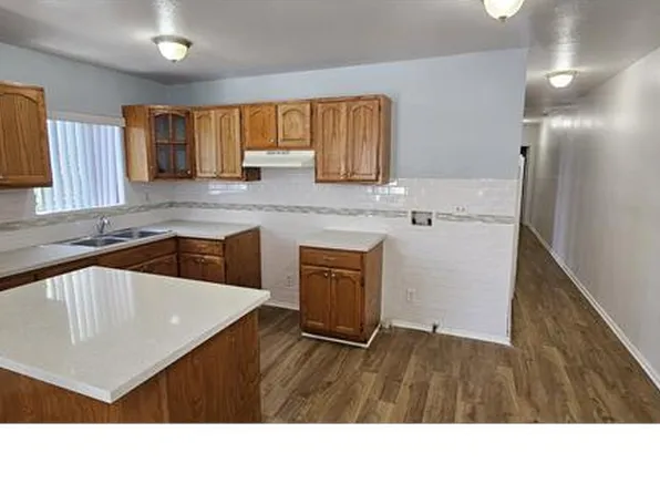 1808 Leighton Ave, Los Angeles, CA 90062