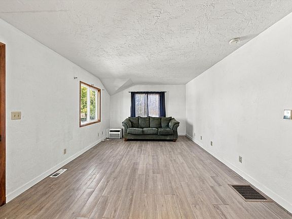 4th image of 1704 W Yakima St