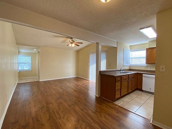 5th image of 2924 Antique Oaks Cir APT 42