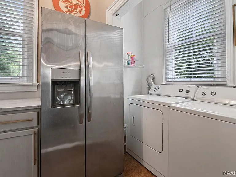 264 E Fairview Ave — Photo 12