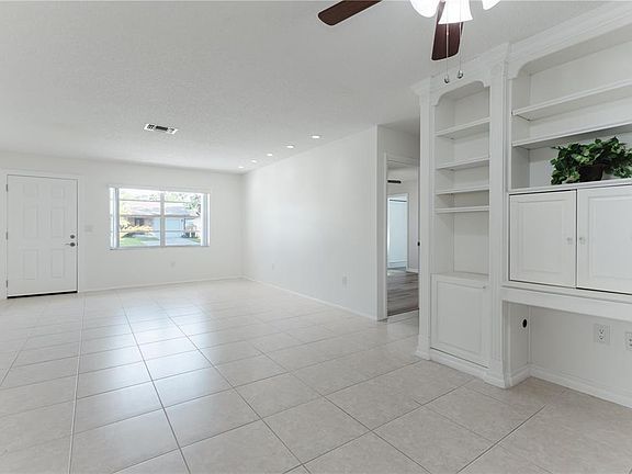 5th image of 6520 Meadowbrook Ln