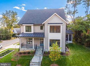 4102 18th Rd N, Arlington, VA 22207