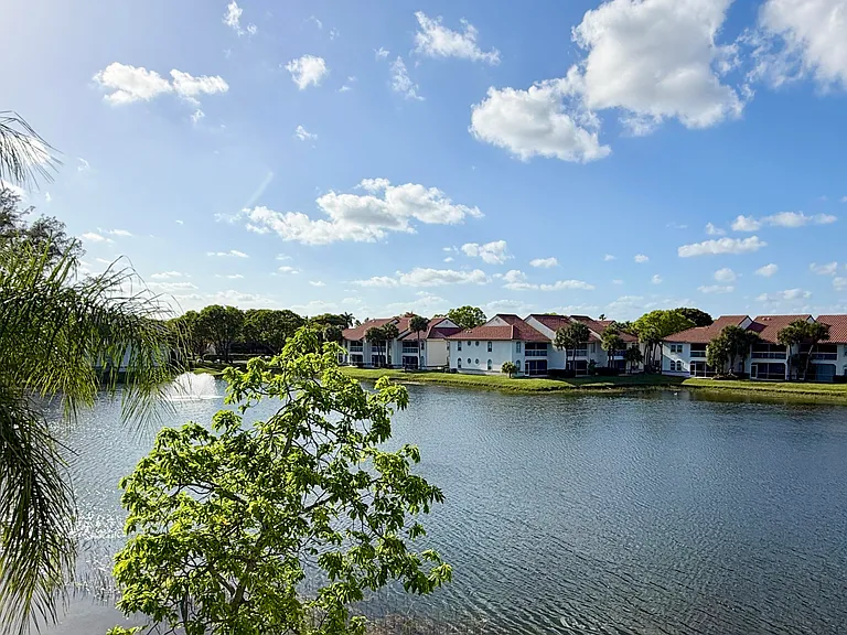 273 Cypress Point Dr — Photo 2