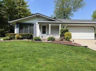 3041 El Camino Dr, Cedarburg, WI 53012