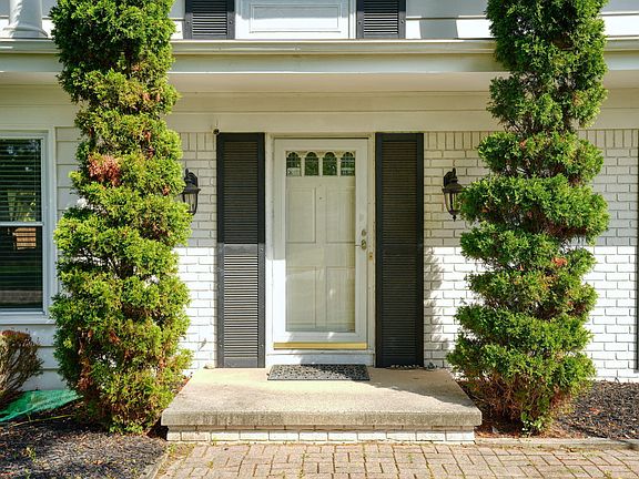 3rd image of 4312 Appletree Ln