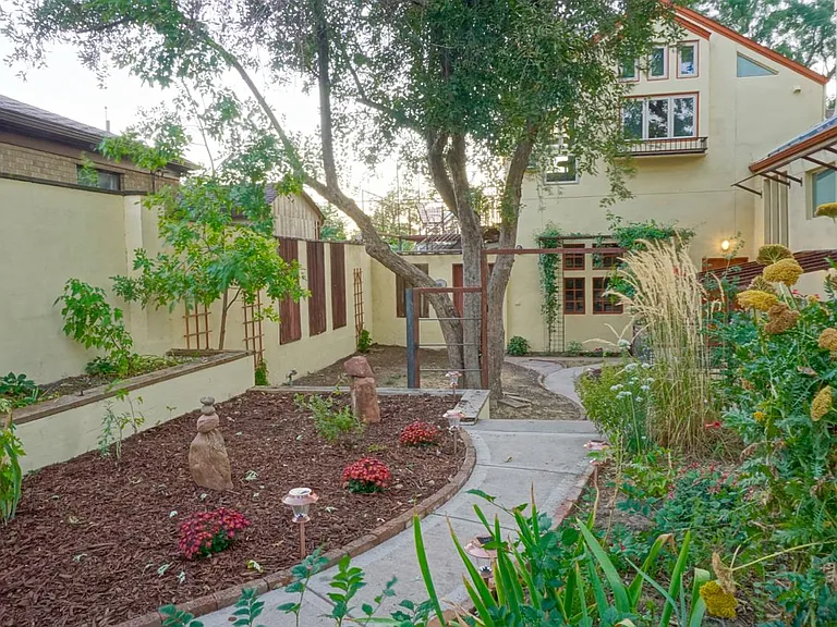 2503 S Sherman St #C — Photo 14