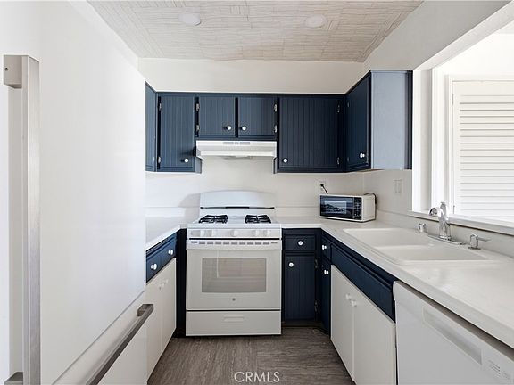 2nd image of 23609 Del Monte Dr Unit 295