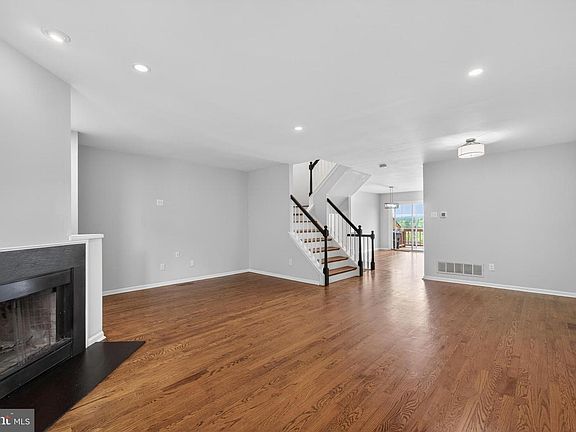4th image of 1202 Harbour Ridge Ln