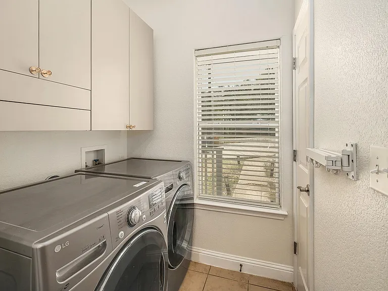 4803 Pecan Springs Rd #B — Photo 23
