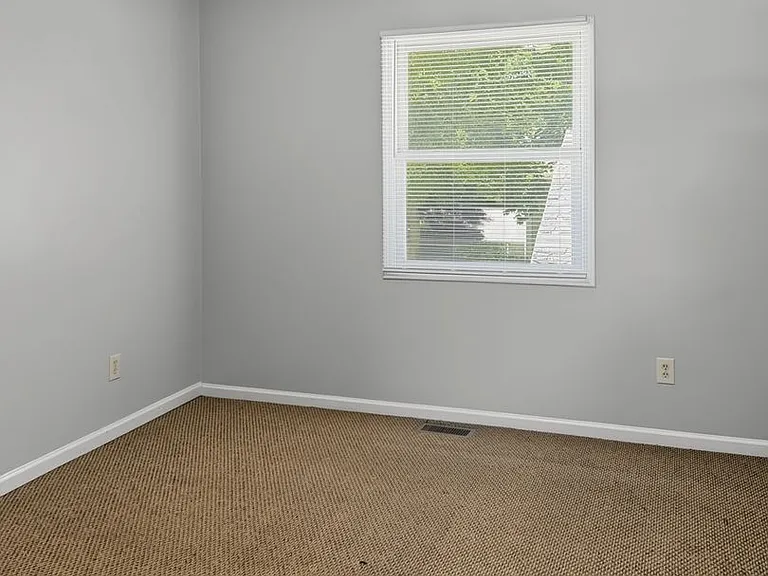 1127 Lafayette Ave — Photo 10