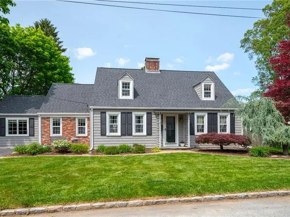 101 Ausdale Rd, Cranston, RI 02910