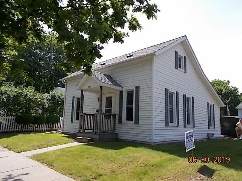 1st image of 507 W Ionia Ave