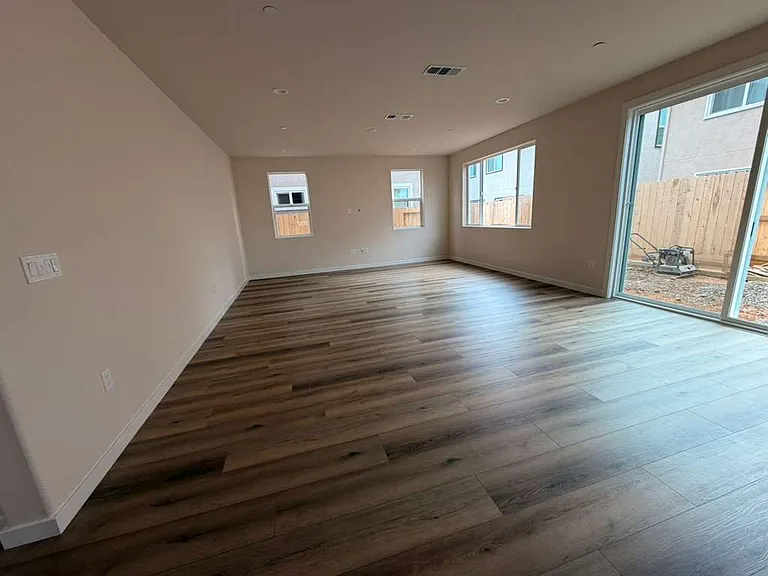 3950 Aura Way — Photo 4
