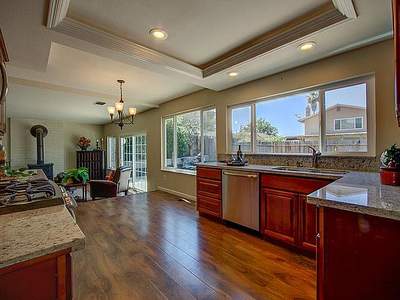 5th image of 8278 Scarlet Oak Cir