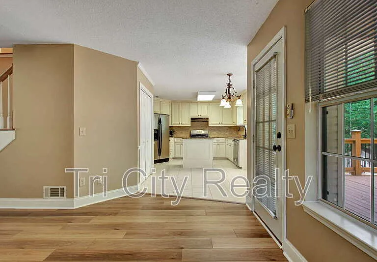 49 Montrose Ln — Photo 28